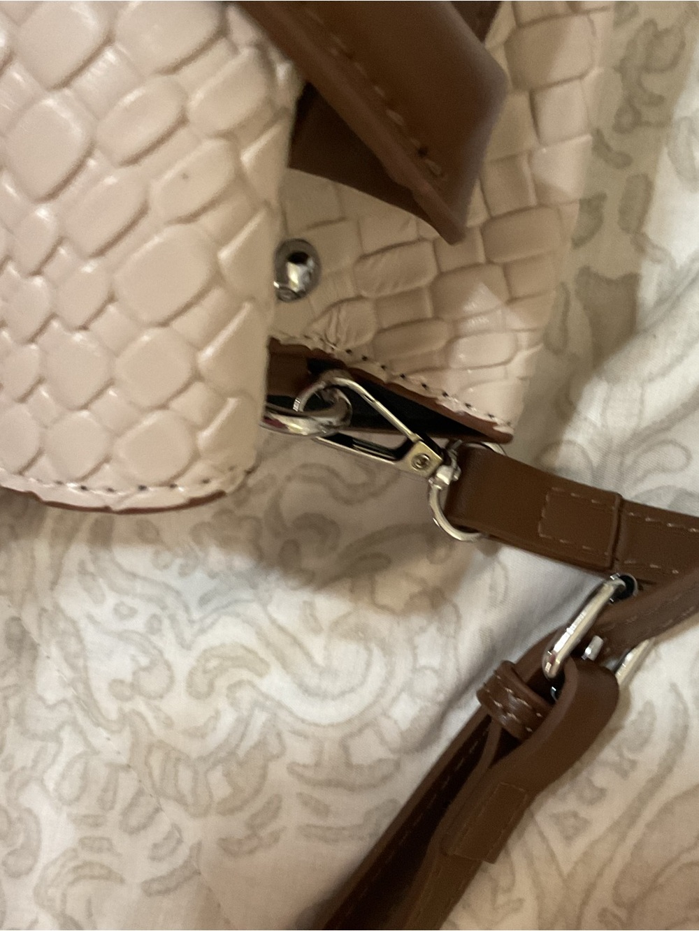 Duomi Daishu Small Tan and Brown Bucket Shoulder Crossbody Bag with Tie NWOT - Picture 10 of 12